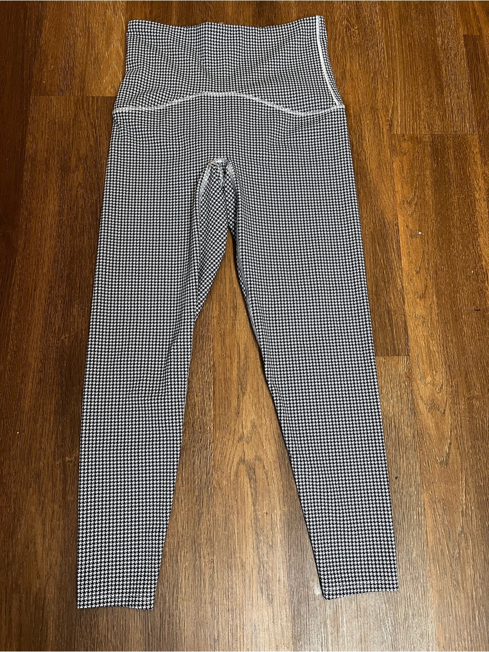 SPANX Navy and White Herringbone Leggings Size M